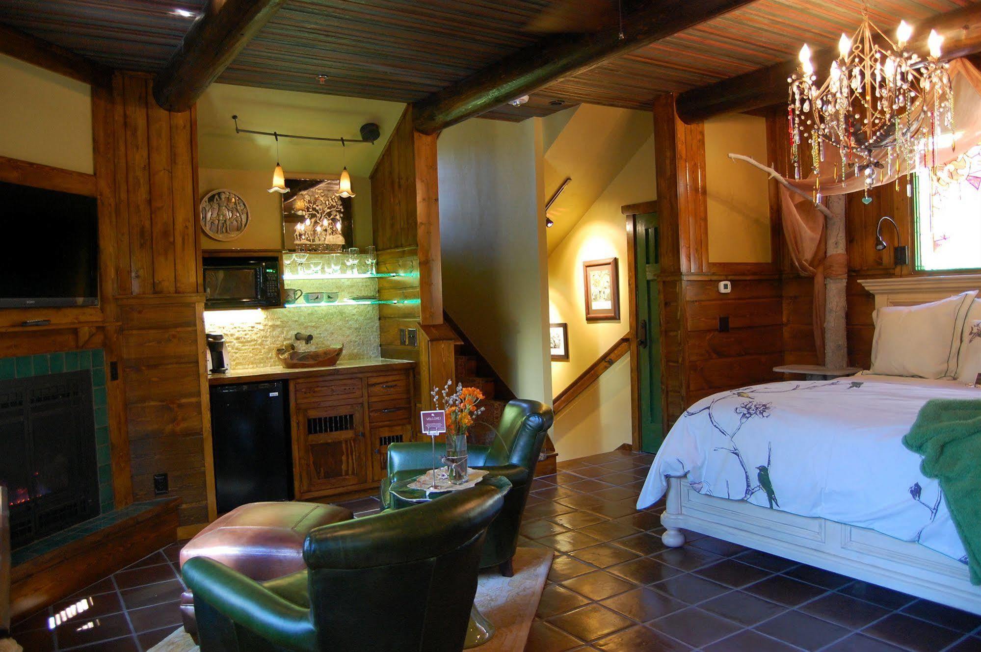 Highland Haven Creekside Inn Evergreen Dış mekan fotoğraf