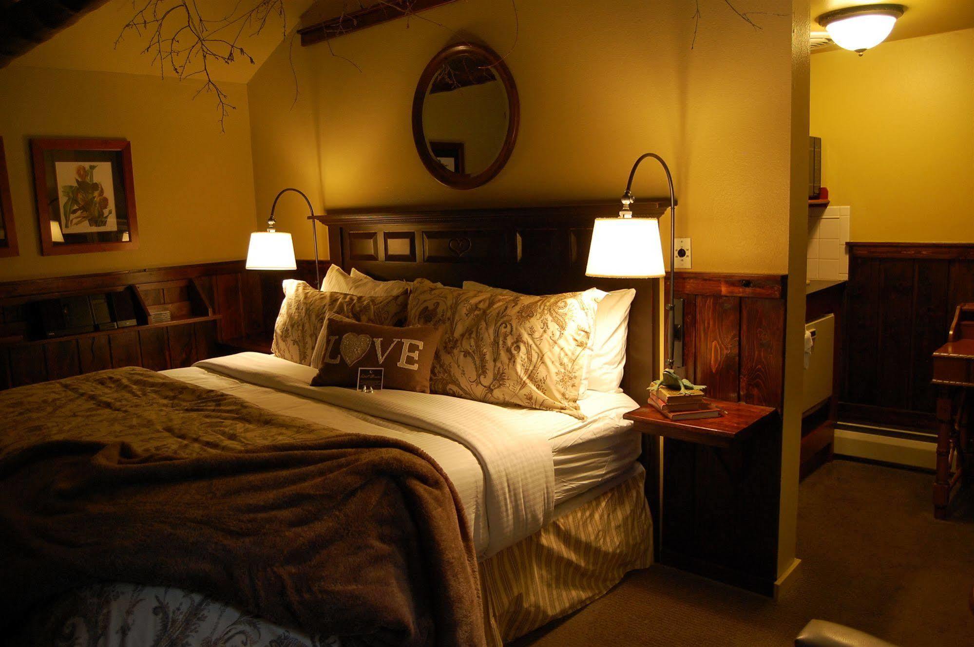 Highland Haven Creekside Inn Evergreen Dış mekan fotoğraf