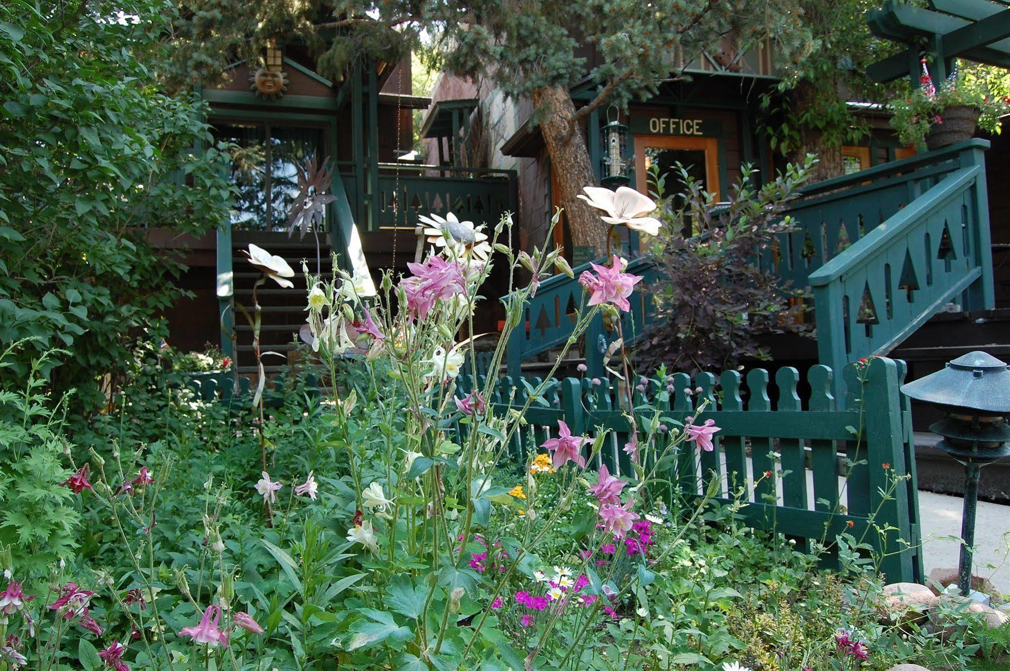 Highland Haven Creekside Inn Evergreen Dış mekan fotoğraf