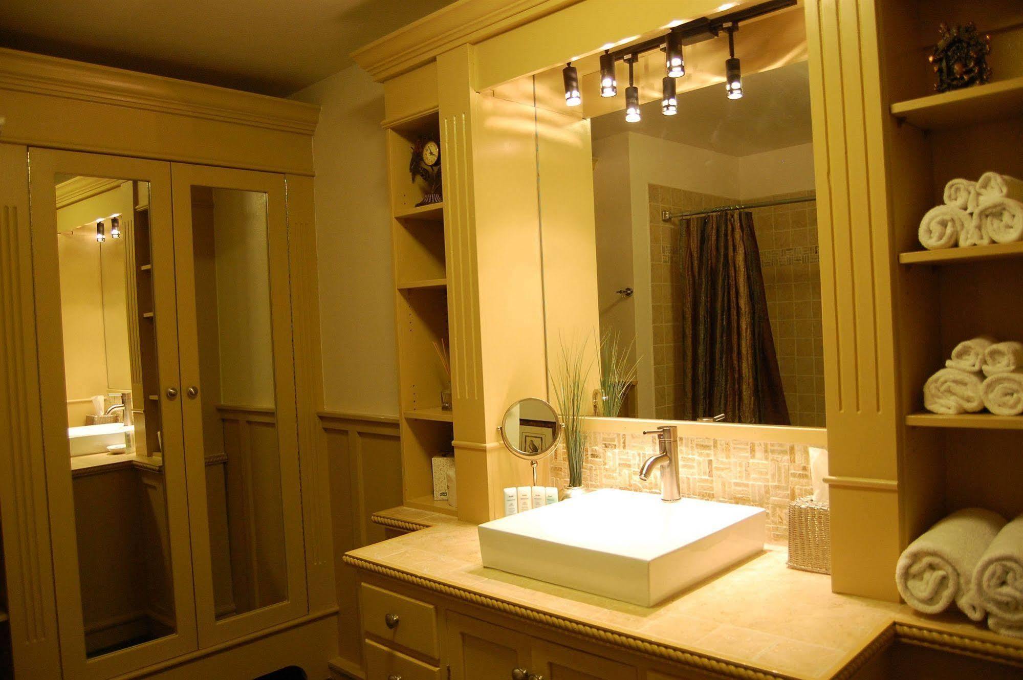 Highland Haven Creekside Inn Evergreen Dış mekan fotoğraf