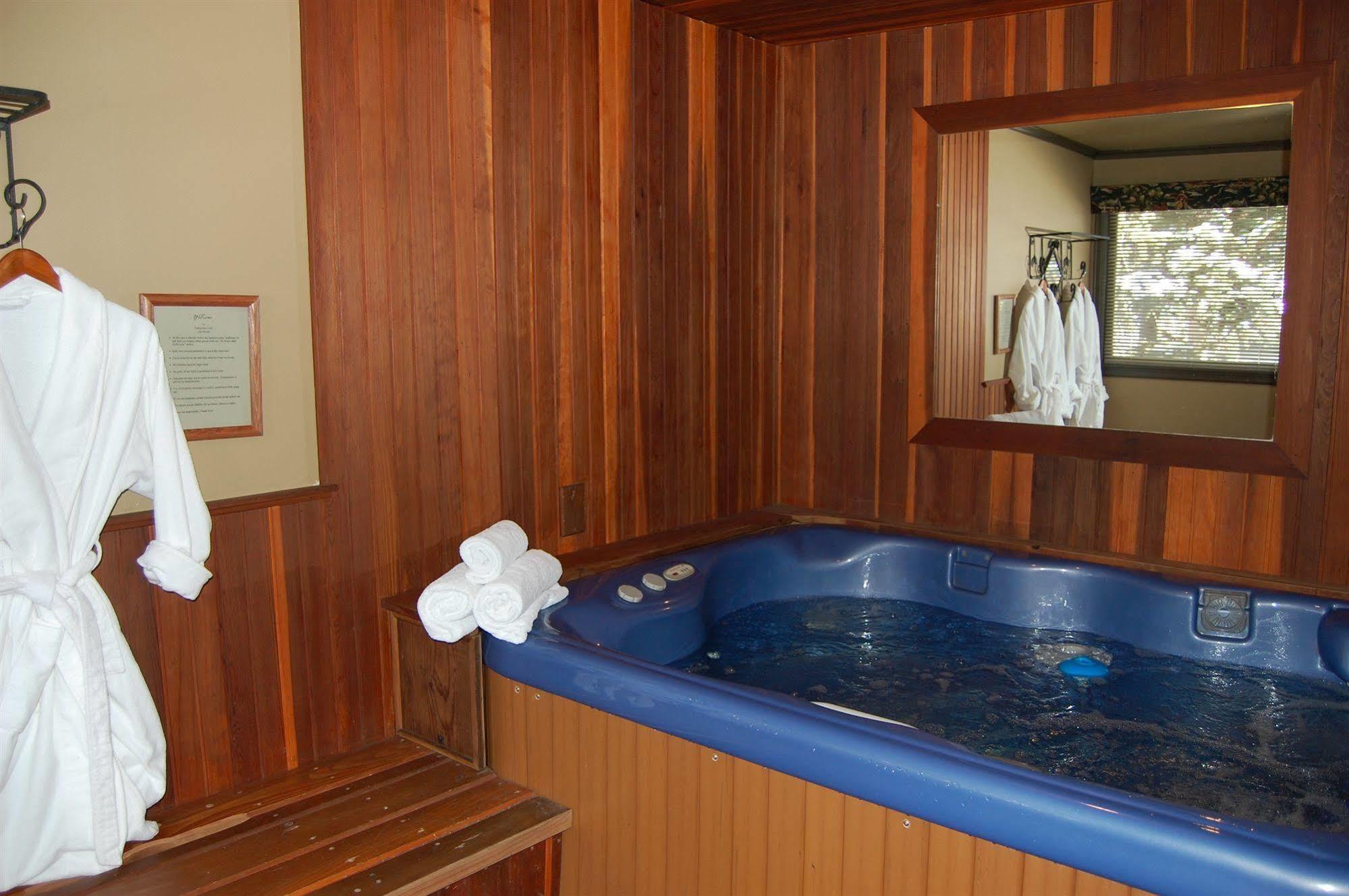 Highland Haven Creekside Inn Evergreen Dış mekan fotoğraf